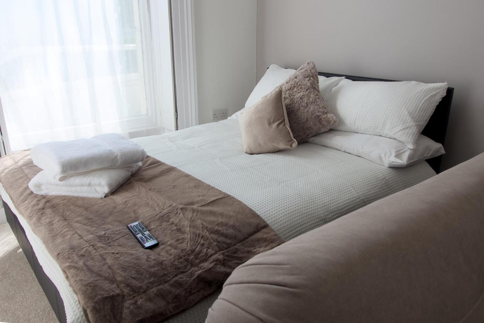 1 Bedroom - The Opal * Cheltenham