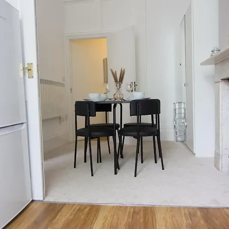 1 Bedroom Apartment - The Opal Cheltenham Exterior photo